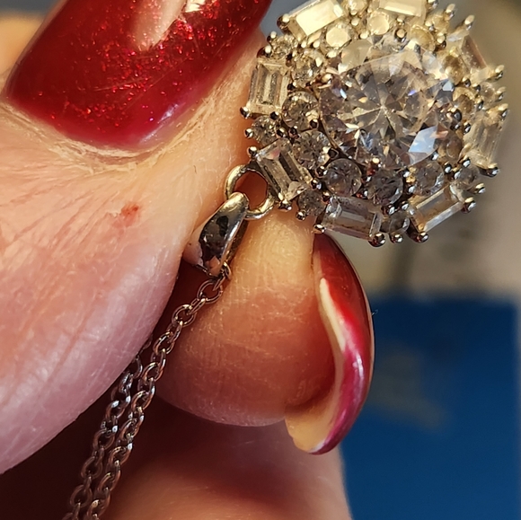 Bella Luce means Beautiful Light in Italian.. Vintage nspired necklace - Picture 7 of 8